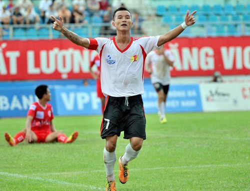 Đội trưởng Mai Tiến Thành đã thi đấu thăng hoa giúp V. Ninh Bình đánh bại Vicem Hải Phòng với tỉ số 3 - 0.